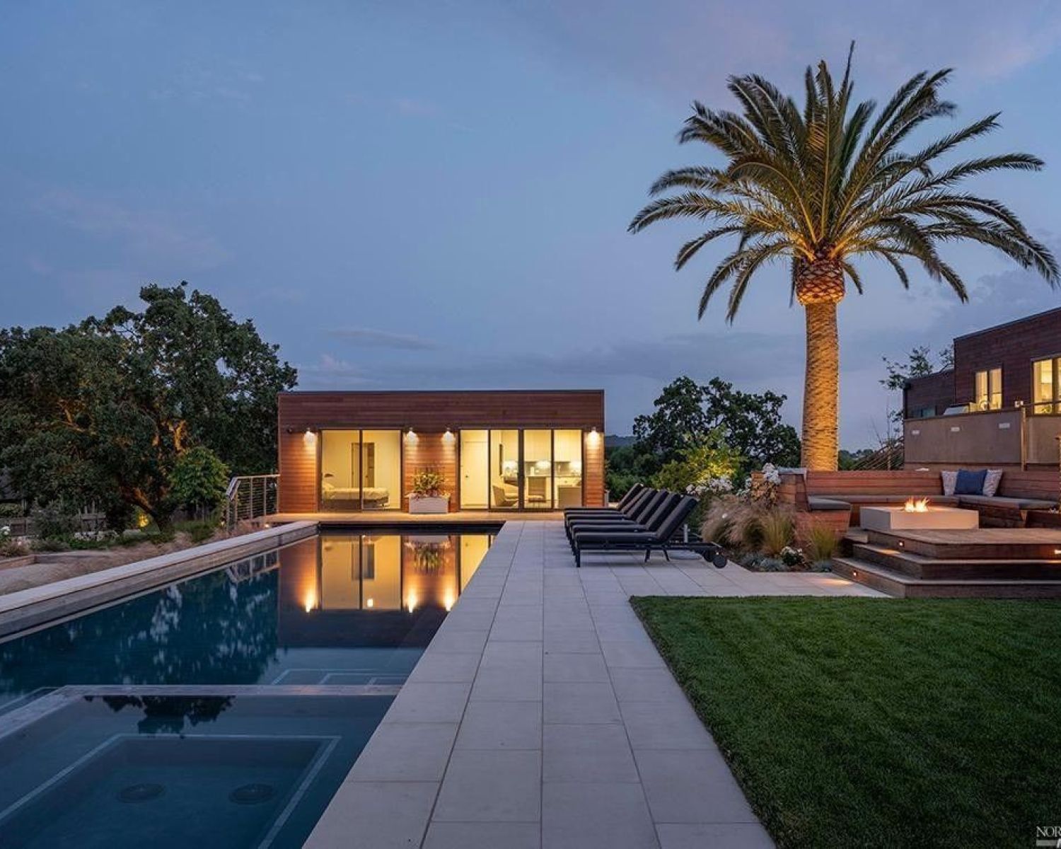 modern guest home near pool